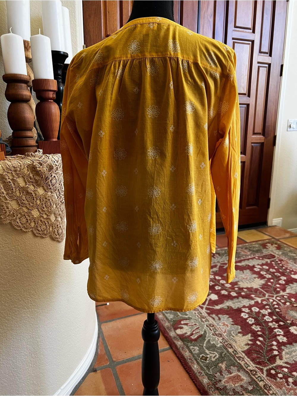 Loft Outlet Mustard With White Flowers Button Up Shirt Size PL Long Sleeves - Picture 5 of 7